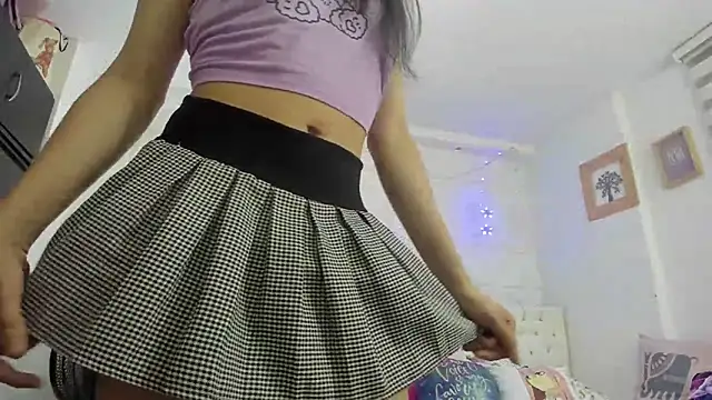 Snapshot of Ammy_Queen chatting on 12-29-24, 06:45 Ammy Queen online show from 12-29-24, 06:45