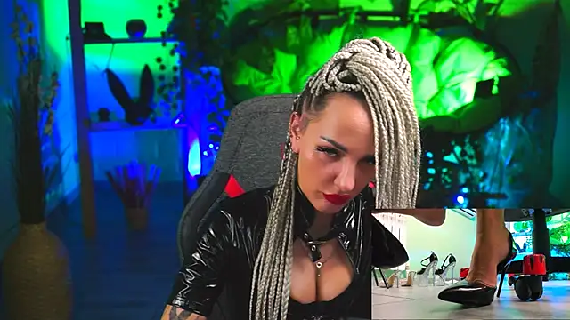 MonicaMaxwel online show from 03-01-25, 06:11