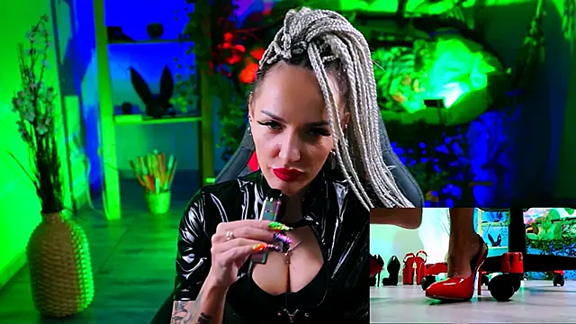 MonicaMaxwel online show from 03-17-25, 11:42