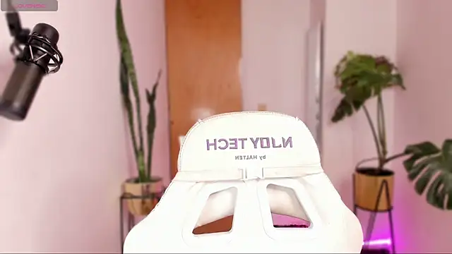 Gingerdoll   online show from 01-26-25, 12:58