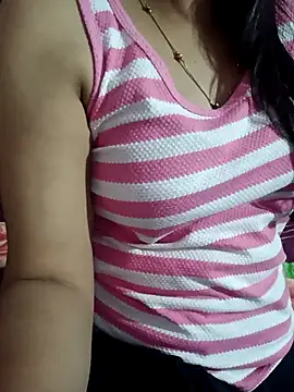 Snapshot of Ankita202 chatting on 12-22-25, 05:43 Ankita202 online show from 12-22-25, 05:43