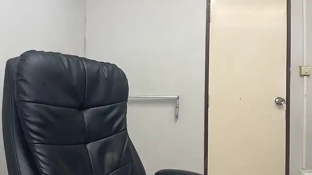 Snapshot of SassyJessi chatting on 03-02-25, 07:43 SassyJessi online show from 03-02-25, 07:43