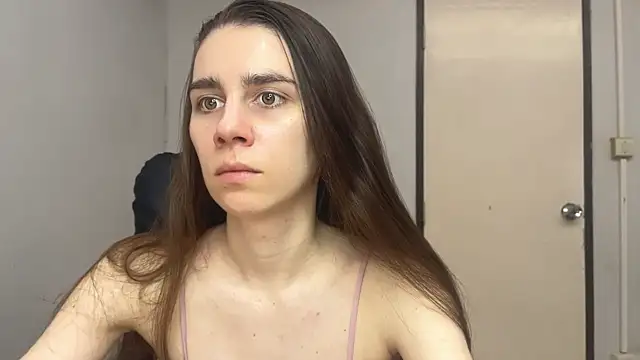 Snapshot of SassyJessi chatting on 09-18-25, 04:03 SassyJessi online show from 09-18-25, 04:03