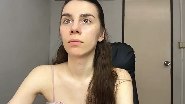 Snapshot of SassyJessi chatting on 09-19-25, 04:03 SassyJessi online show from 09-19-25, 04:03