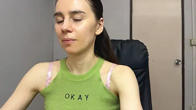 Snapshot of SassyJessi chatting on 11-06-25, 04:13 SassyJessi online show from 11-06-25, 04:13