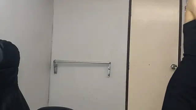 Snapshot of SassyJessi chatting on 11-18-25, 04:06 SassyJessi online show from 11-18-25, 04:06