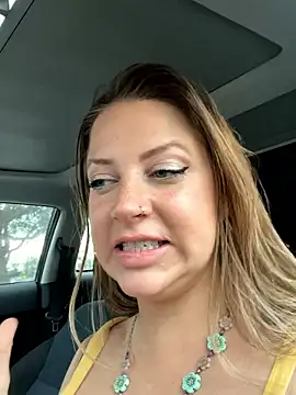 Snapshot of molly_witha_chance chatting on 02-11-26, 10:26 molly witha chance online show from 02-11-26, 10:26