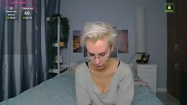 HelgaHimmell online show from 12-17-24, 10:22