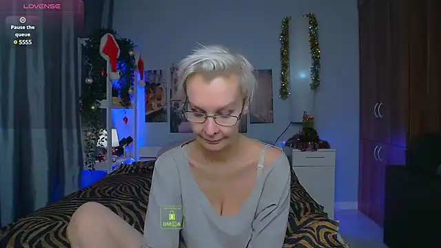 HelgaHimmell online show from 12-22-24, 09:53