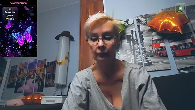 HelgaHimmell online show from 11-20-25, 10:48