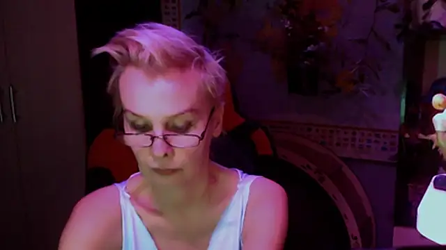 HelgaHimmell online show from 03-22-26, 08:01