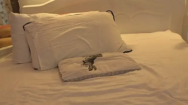 Snapshot of MonicaMelano chatting on 03-02-26, 02:46 MonicaMelano online show from 03-02-26, 02:46