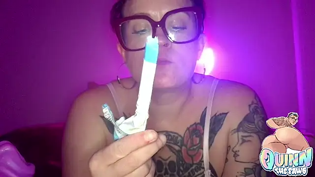 quinnmariexo online show from 11-25-25, 04:56