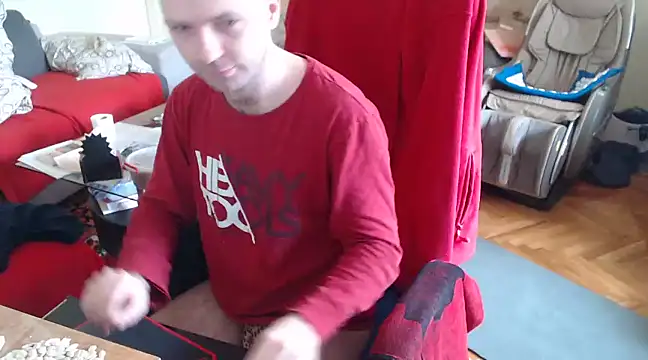 Snapshot of RealManHaveHairy chatting on 02-27-25, 12:02 RealManHaveHairy online show from 02-27-25, 12:02