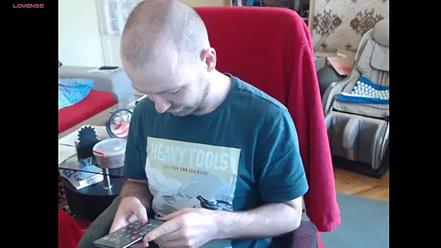 Snapshot of RealManHaveHairy chatting on 03-08-25, 01:14 RealManHaveHairy online show from 03-08-25, 01:14