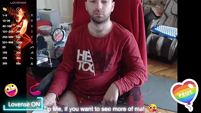 Snapshot of RealManHaveHairy chatting on 03-13-25, 08:26 RealManHaveHairy online show from 03-13-25, 08:26