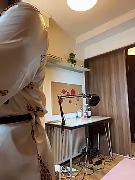 Hotmomcheckk  online show from 11-28-25, 11:35