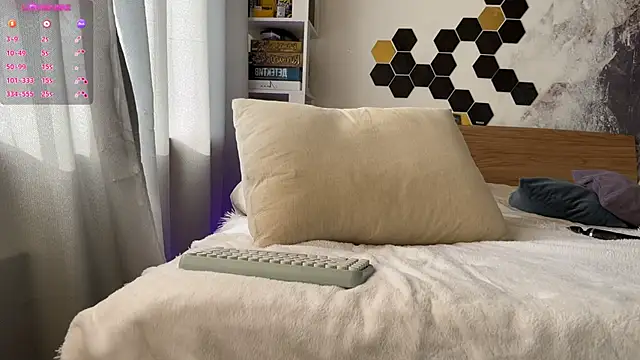 LinaWitch online show from 02-26-25, 08:04