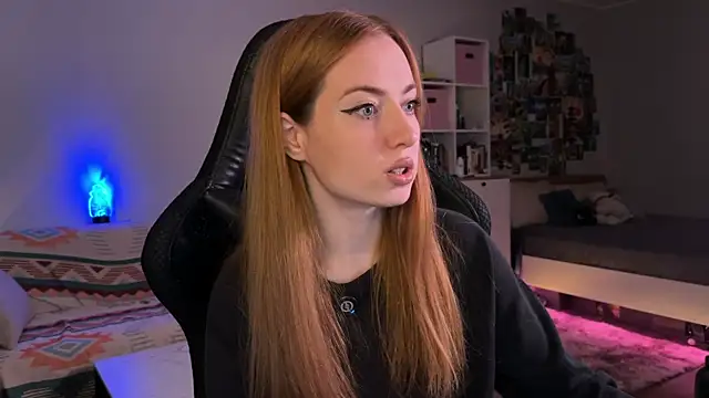 LinaWitch online show from 10-15-25, 11:54