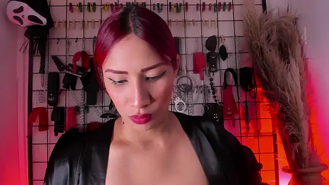 charrlotte quinn online show from 11-21-25, 03:00