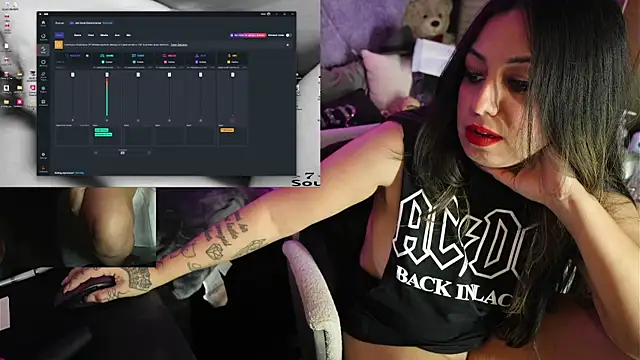 Snapshot of IndiaBlaze chatting on 09-14-25, 02:44 IndiaBlaze online show from 09-14-25, 02:44