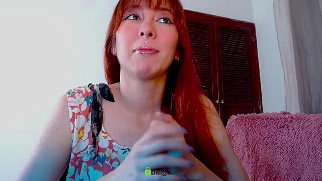 lanaturner  online show from 10-01-25, 12:27