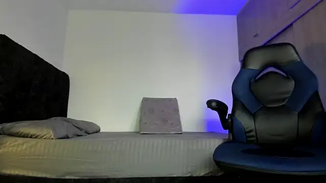 male pussy online show from 10-20-25, 07:03