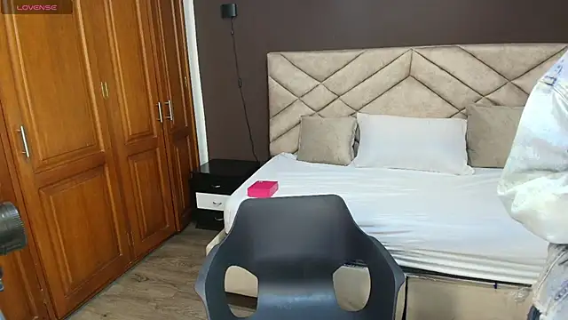 Raquel jones online show from 11-03-25, 11:44