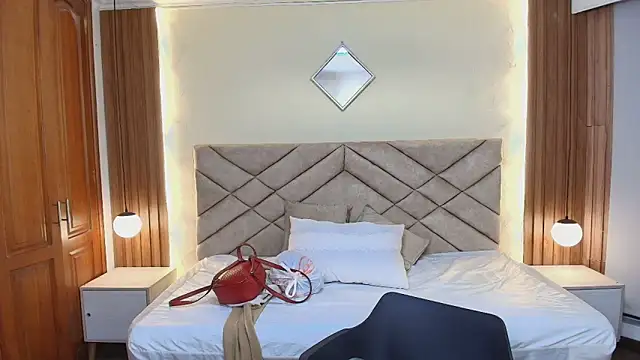 Raquel jones online show from 04-07-26, 12:16