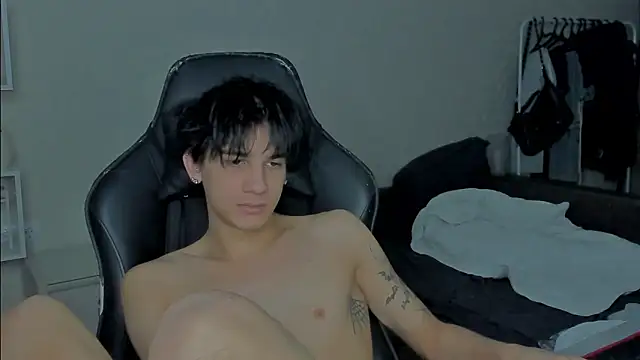 Snapshot of MarkBrowniii chatting on 12-27-24, 05:09 MarkBrowniii online show from 12-27-24, 05:09