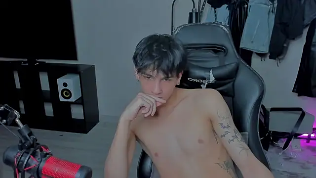 Snapshot of MarkBrowniii chatting on 03-09-25, 10:08 MarkBrowniii online show from 03-09-25, 10:08