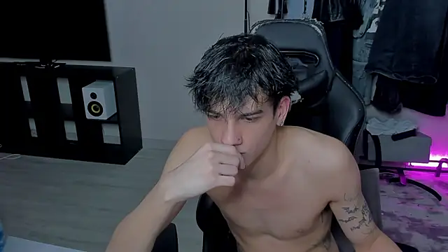 Snapshot of MarkBrowniii chatting on 03-19-25, 12:59 MarkBrowniii online show from 03-19-25, 12:59