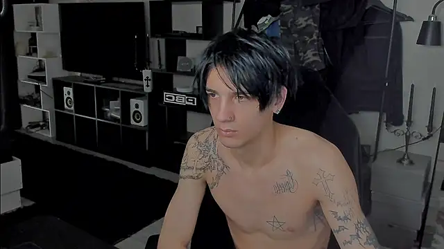Snapshot of MarkBrowniii chatting on 06-27-26, 02:44 MarkBrowniii online show from 06-27-26, 02:44