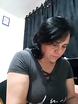 Natasha milf   online show from 03-05-25, 12:27