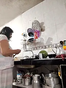 Natasha milf   online show from 11-04-25, 10:14