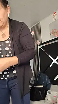 Snapshot of Natasha_milf__ chatting on 12-22-25, 12:46 Natasha milf online show from 12-22-25, 12:46