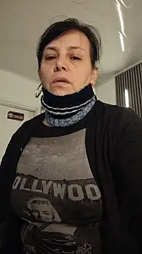 Snapshot of Natasha_milf__ chatting on 01-17-26, 12:32 Natasha milf online show from 01-17-26, 12:32