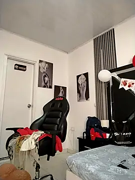 Snapshot of Natasha_milf__ chatting on 02-24-26, 11:25 Natasha milf online show from 02-24-26, 11:25