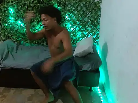 Snapshot of nedd_master chatting on 01-09-26, 12:57 nedd master online show from 01-09-26, 12:57