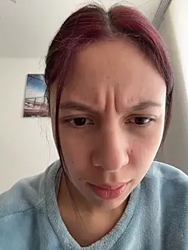 Snapshot of Bonniepark chatting on 12-17-25, 05:08 Bonniepark online show from 12-17-25, 05:08