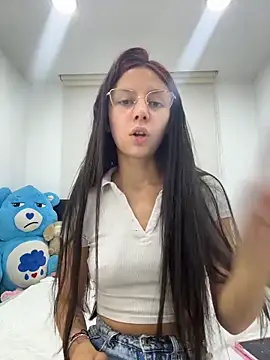 Snapshot of Bonniepark chatting on 02-19-26, 12:06 Bonniepark online show from 02-19-26, 12:06