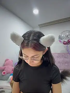 Snapshot of Bonniepark chatting on 03-11-26, 12:05 Bonniepark online show from 03-11-26, 12:05