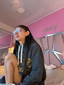 Bonniepark online show from 04-27-26, 02:04