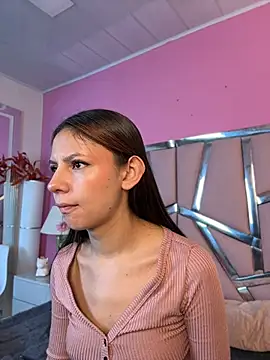 Snapshot of Bonniepark chatting on 06-03-26, 01:03 Bonniepark online show from 06-03-26, 01:03