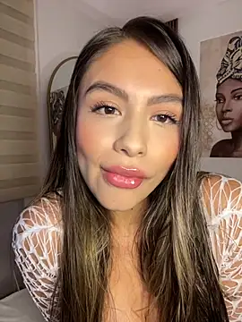  laura 02 online show from 09-15-25, 12:21