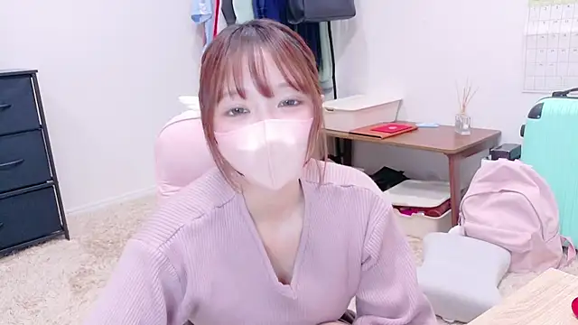 Snapshot of Yui-Ch chatting on 03-08-26, 01:15 Yui-Ch online show from 03-08-26, 01:15