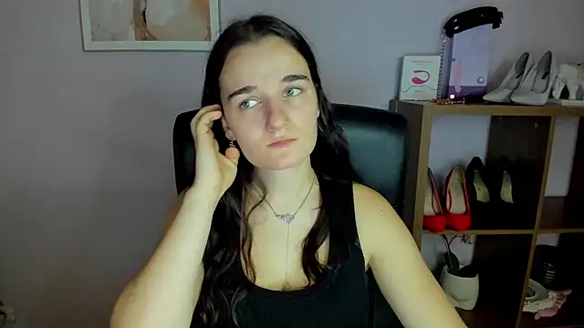 Snapshot of KateDelight chatting on 11-02-25, 07:44 KateDelight online show from 11-02-25, 07:44