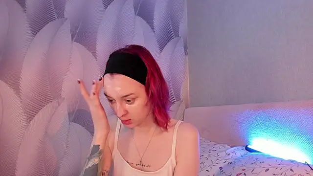 Snapshot of CrystalRey chatting on 03-21-25, 05:21 CrystalRey online show from 03-21-25, 05:21