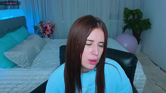 Snapshot of Milkissss chatting on 02-05-25, 08:04 Milkissss online show from 02-05-25, 08:04