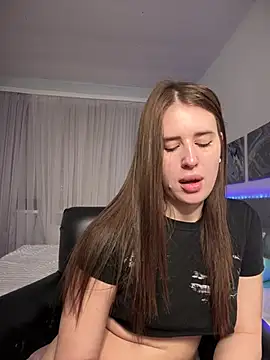 Snapshot of Milkissss chatting on 02-16-25, 12:19 Milkissss online show from 02-16-25, 12:19